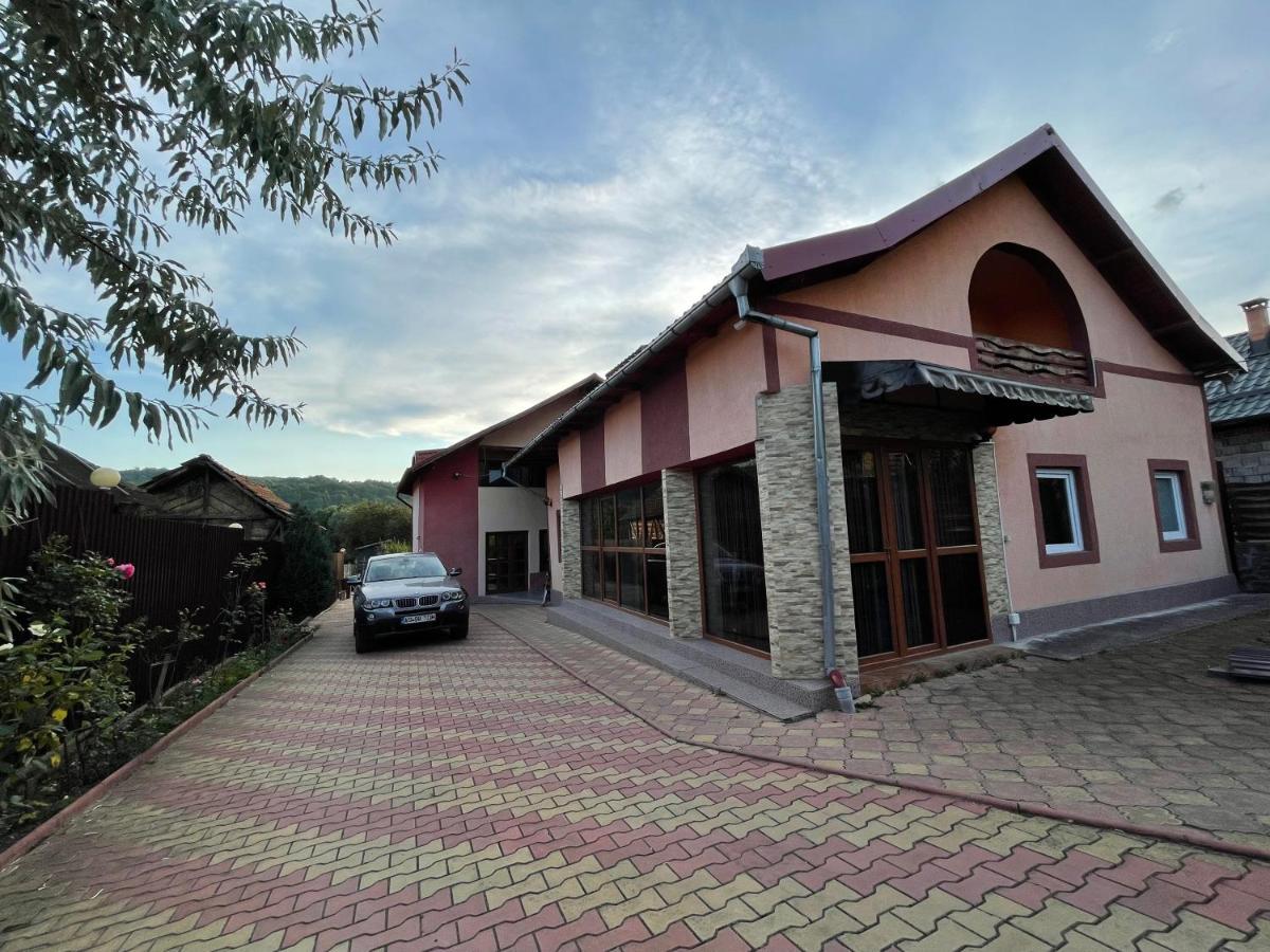 Pensiunea Colt De Rai Corbi Exterior foto